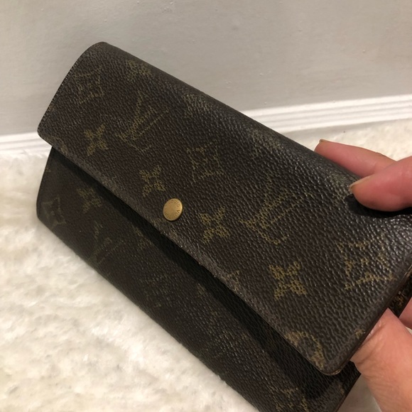 Louis Vuitton Long Wallet - Picture 5 of 12